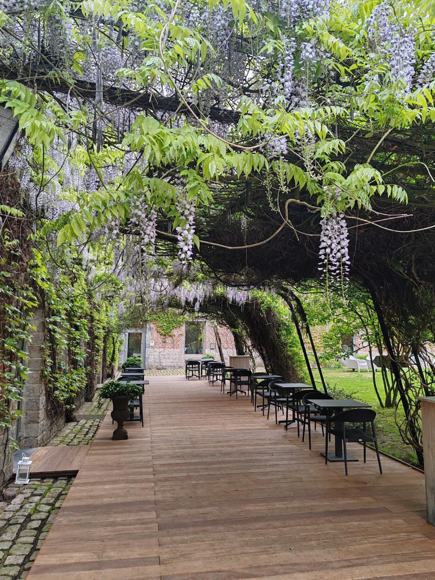 Logis-Hotel-Restaurant La Gentilhommiere Artres Exterior photo