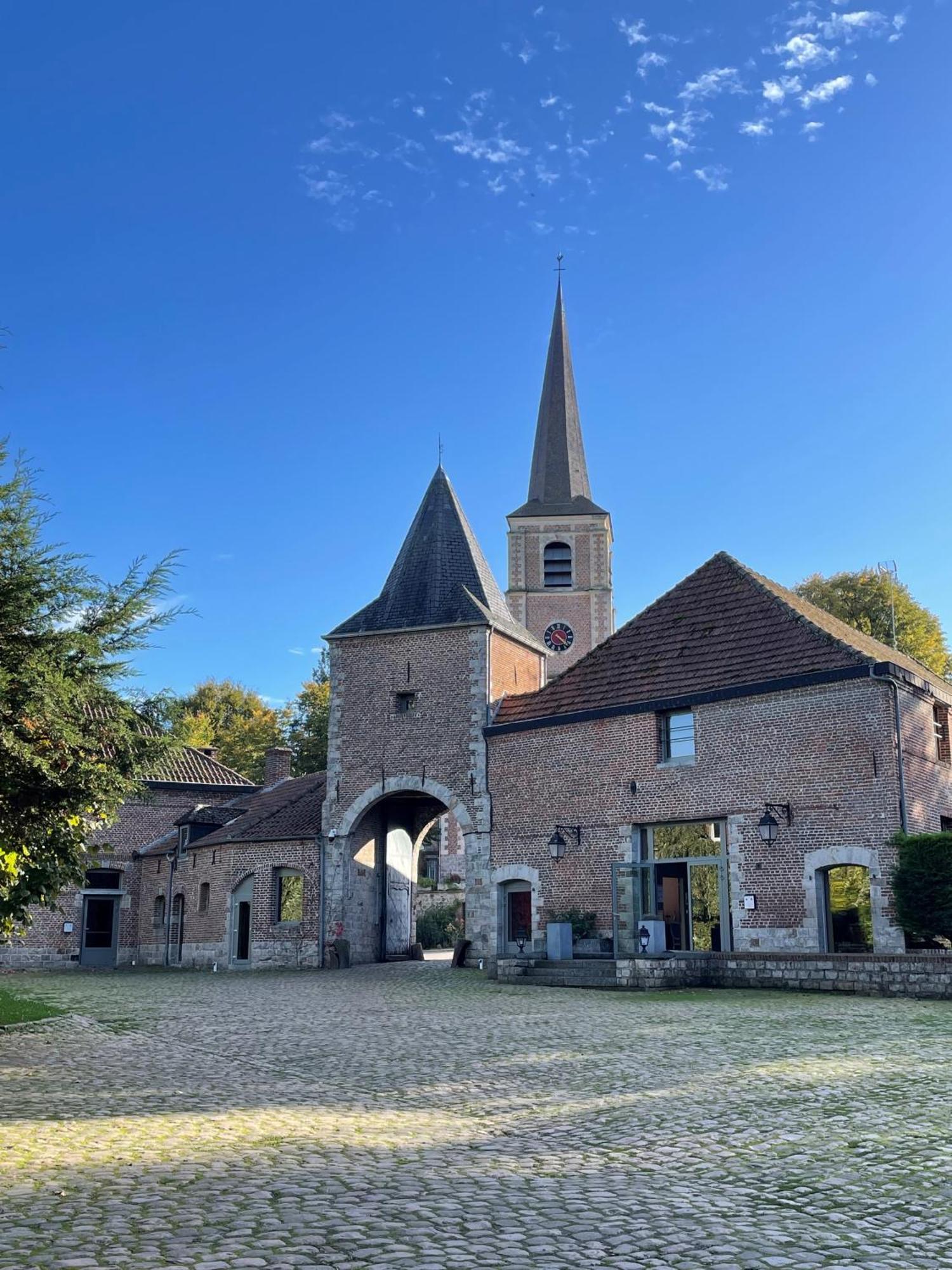 Logis-Hotel-Restaurant La Gentilhommiere Artres Exterior photo