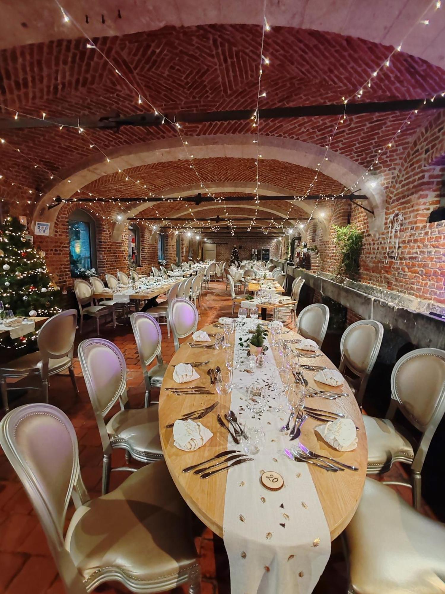 Logis-Hotel-Restaurant La Gentilhommiere Artres Exterior photo