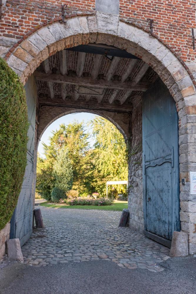 Logis-Hotel-Restaurant La Gentilhommiere Artres Exterior photo