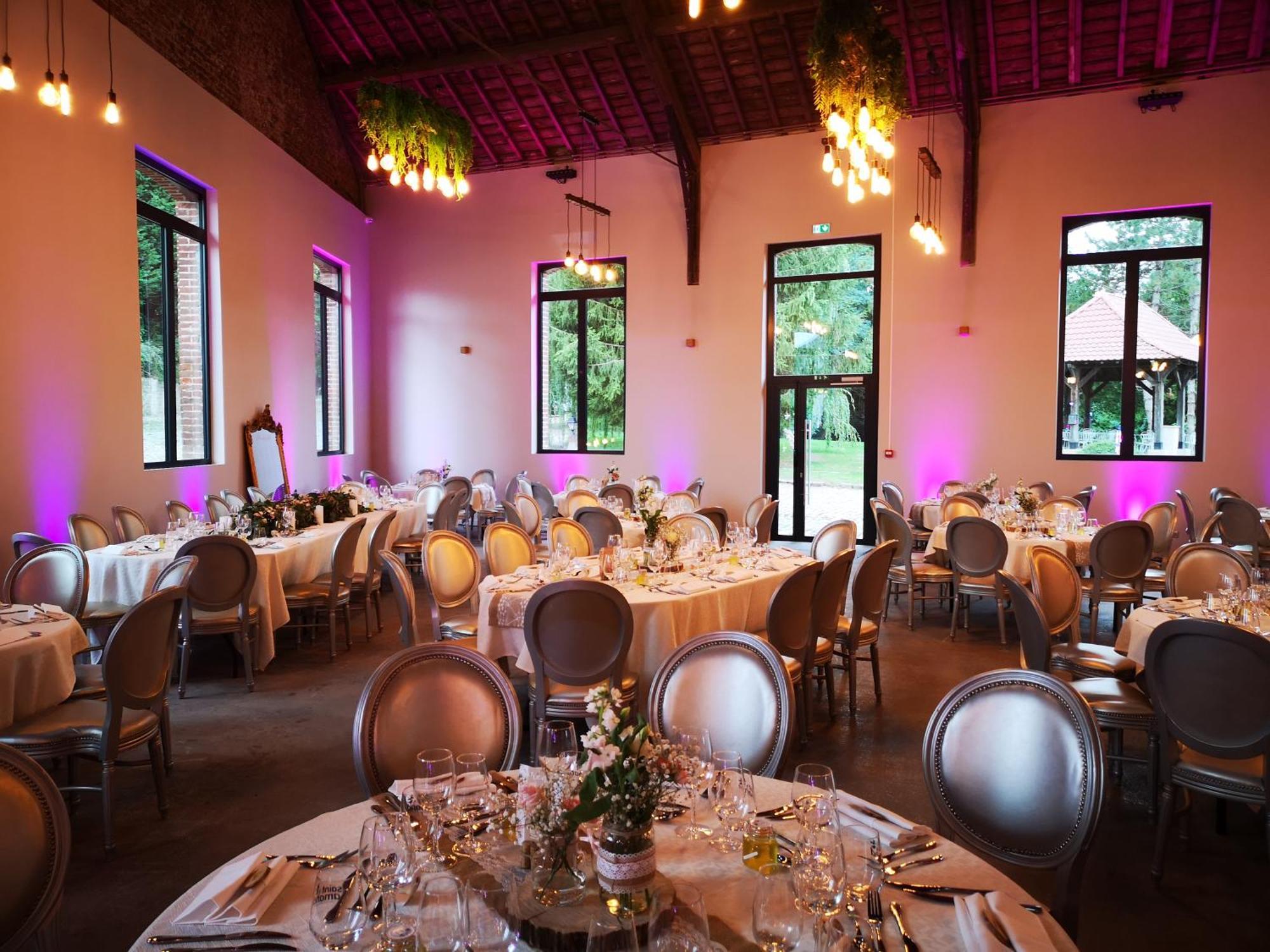 Logis-Hotel-Restaurant La Gentilhommiere Artres Exterior photo